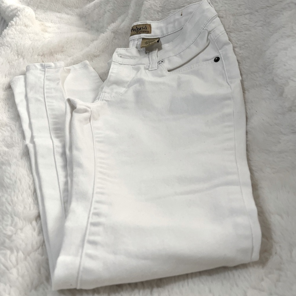 Hybrid Company woman white skinny jeans